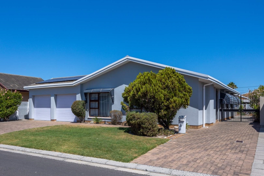 6 Bedroom Property for Sale in Goodwood Estate Western Cape